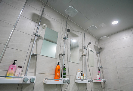 기숙사 샤워실